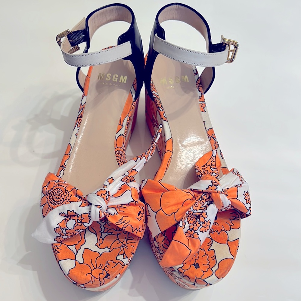 MSGM super cute, black and white leather strap